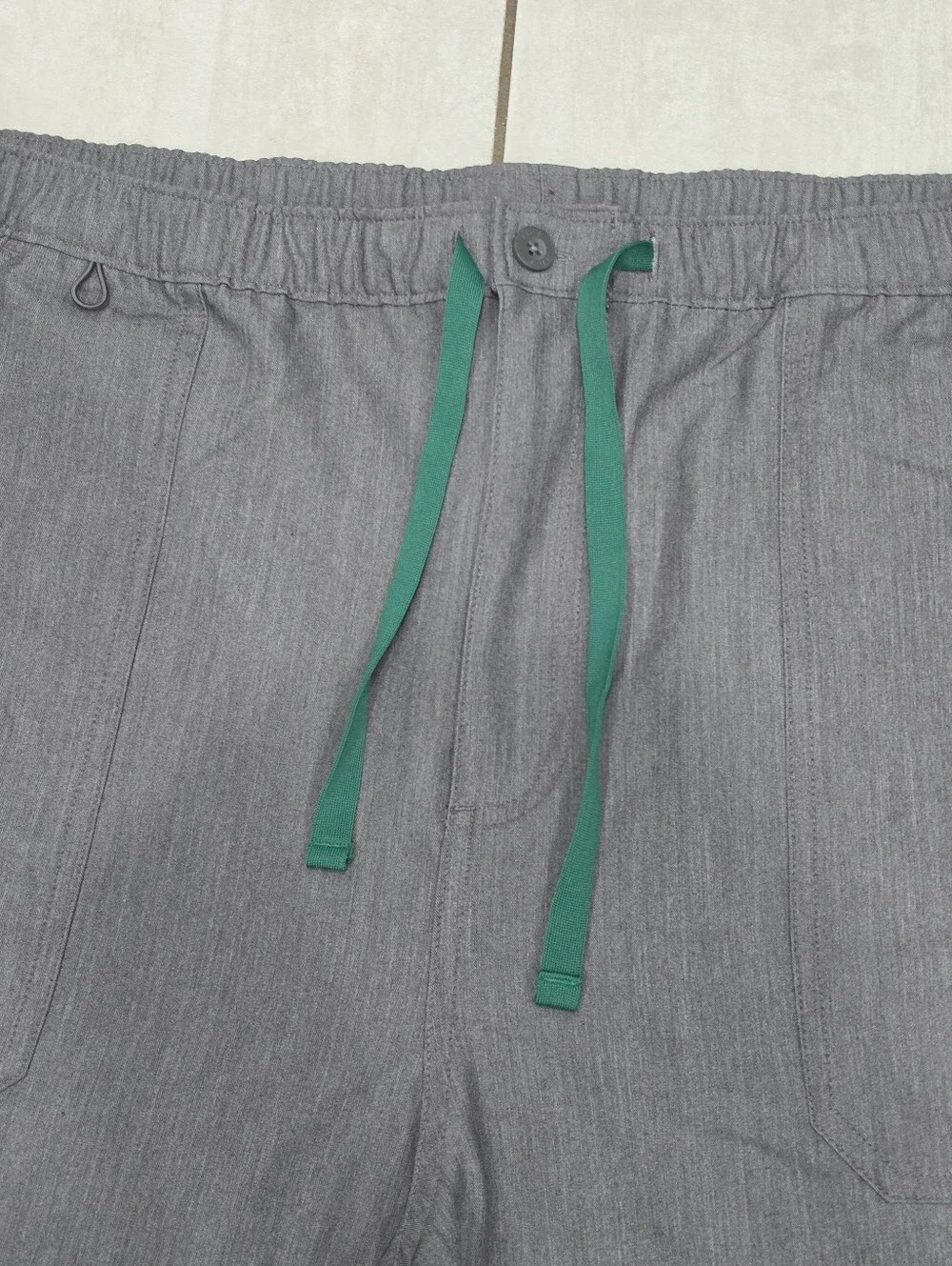 NWOT FIGS Men’s Cairo Cargo Scrub Pants Graphite Gray XXL Technical Collection